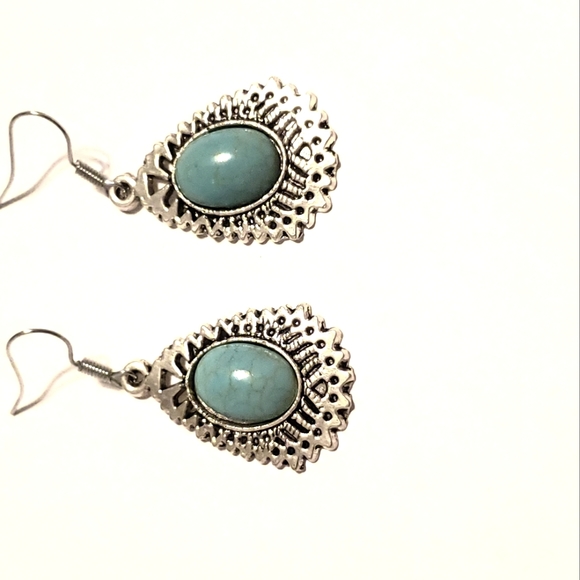❤ 3/$25 ALL TURQUOISE EARRINGS - Picture 3 of 3